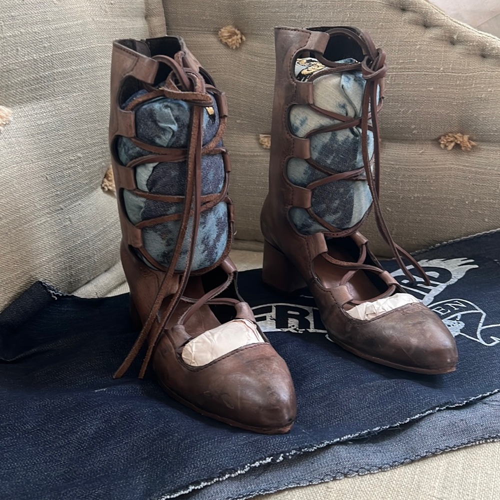 Freebird by Steven Dai, distressed brown, size 7.  Never been worn.
